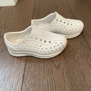 Native Robbie shoes- C8